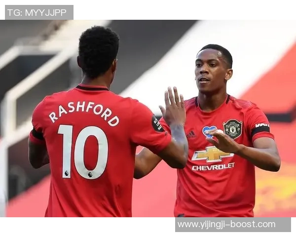 友谊赛激战拜仁与曼联平局红牌争议引发全场热议